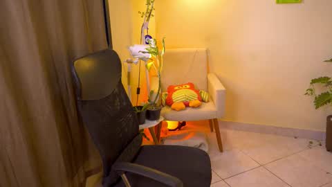 Snapshot of bluemysticlady chatting on February 28, 2026, 10:49 am FLORAA online show from February 28, 2026, 10:49 am