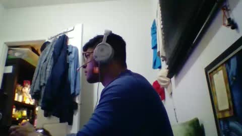 Snapshot of bluevegeta143 chatting on February 14, 2026, 8:00 am bluevegeta143 online show from February 14, 2026, 8:00 am