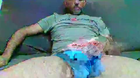 Snapshot of blueyes78 chatting on April 19, 2026, 12:33 am blueyes78 online show from April 19, 2026, 12:33 am