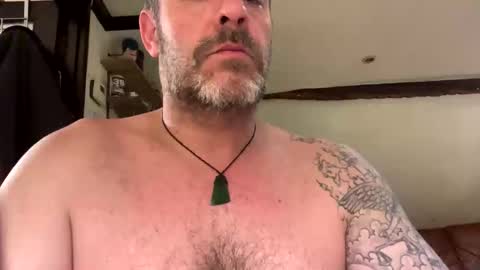 Blueyloey online show from April 14, 2026, 2:28 am