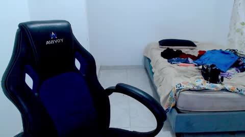 Snapshot of blumbum chatting on January 12, 2026, 9:53 pm Hey guysI am BrendaWelcome my room online show from January 12, 2026, 9:53 pm