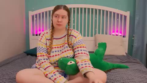 Snapshot of blush_ellie chatting on November 17, 2025, 8:58 pm Ellie3 online show from November 17, 2025, 8:58 pm