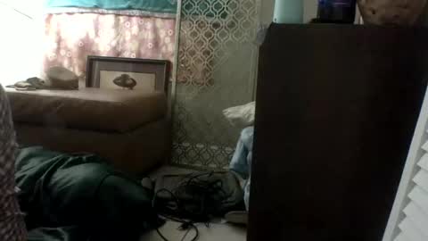 Snapshot of blushbitxh chatting on December 16, 2024, 11:01 am BLUSHBITXH online show from December 16, 2024, 11:01 am