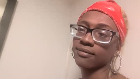 Snapshot of blushbitxh chatting on December 22, 2024, 1:23 am BLUSHBITXH online show from December 22, 2024, 1:23 am