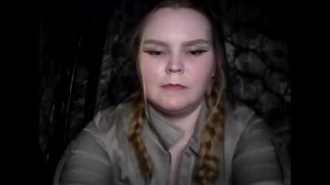 blushing_star online show from February 18, 2025, 3:32 pm