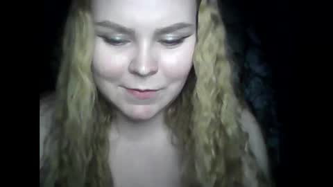 blushing_star online show from March 12, 2025, 6:44 pm