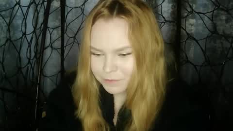 blushing_star online show from October 12, 2025, 6:12 am