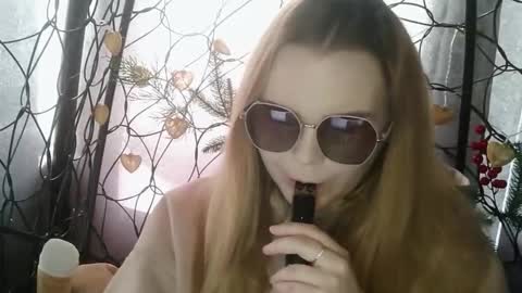 blushing_star online show from March 11, 2026, 12:44 pm