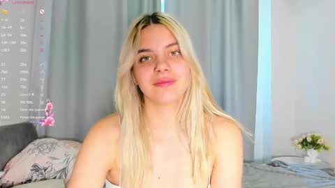 Chloe online show from October 4, 2025, 6:44 am