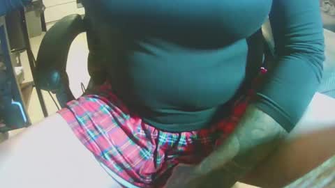 Snapshot of blustar81 chatting on November 2, 2025, 6:10 pm Blustar81 online show from November 2, 2025, 6:10 pm