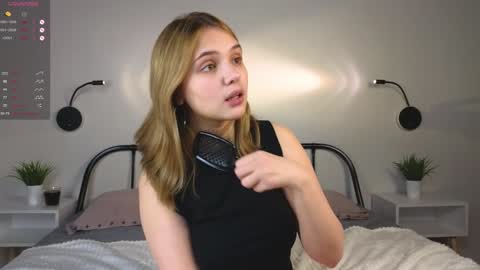 Snapshot of blytheaven chatting on December 17, 2024, 8:10 pm Erica online show from December 17, 2024, 8:10 pm