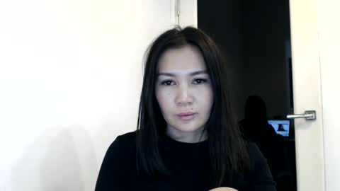 Snapshot of bmw_lovee chatting on October 15, 2025, 5:35 pm Liya online show from October 15, 2025, 5:35 pm