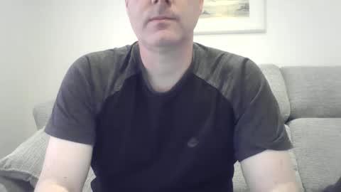 bobby_113 online show from February 25, 2025, 11:19 am