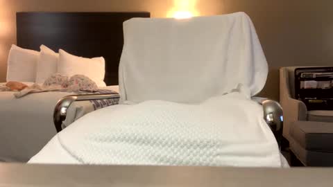 bobbyjune66 online show from December 14, 2024, 8:56 am