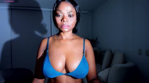 Snapshot of body_desire chatting on September 29, 2025, 10:09 am danna online show from September 29, 2025, 10:09 am