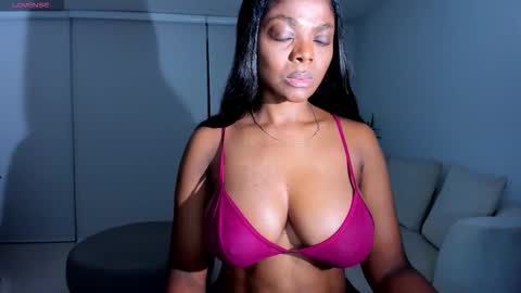 Snapshot of body_desire chatting on October 27, 2025, 9:46 am danna online show from October 27, 2025, 9:46 am