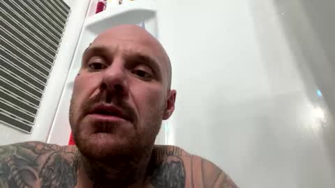 Snapshot of bodyart85_19 chatting on March 5, 2025, 8:32 pm Bodyart85 19 online show from March 5, 2025, 8:32 pm