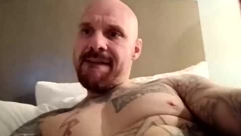 Snapshot of bodyart85_19 chatting on November 3, 2025, 5:52 am Bodyart85 19 online show from November 3, 2025, 5:52 am