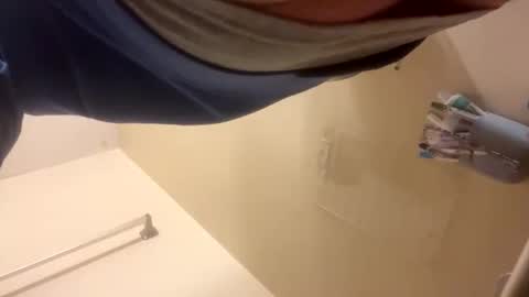 Snapshot of bodyart85_19 chatting on November 18, 2025, 10:41 am Bodyart85 19 online show from November 18, 2025, 10:41 am