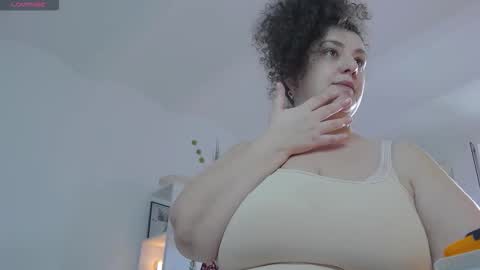 Snapshot of bohobabelexy chatting on December 4, 2025, 9:40 am BohoBabeLaxy online show from December 4, 2025, 9:40 am