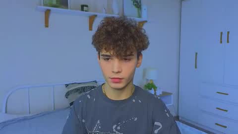 ALEXPVT IS OPEN online show from November 11, 2025, 10:37 am