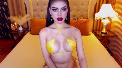 bombshellanita online show from November 18, 2025, 9:41 pm