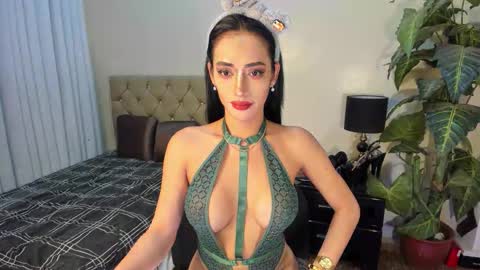 bombshelllaurax online show from November 8, 2025, 10:19 pm