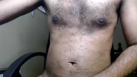 Snapshot of bond007pt2 chatting on January 6, 2025, 1:30 pm bond007pt2 online show from January 6, 2025, 1:30 pm