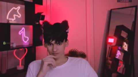 Snapshot of bondi_vv chatting on November 21, 2025, 7:34 pm bondi_vv online show from November 21, 2025, 7:34 pm