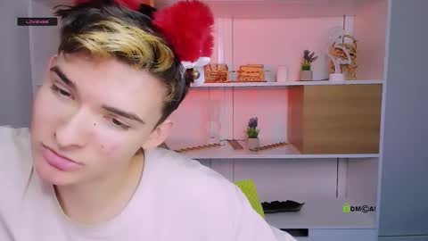 Snapshot of bondi_vv chatting on December 1, 2025, 7:30 pm bondi_vv online show from December 1, 2025, 7:30 pm