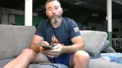 bongripingclitlicker online show from May 18, 2026, 1:35 am