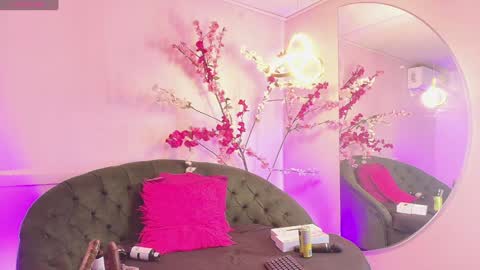 bonieklent online show from February 1, 2025, 9:11 am