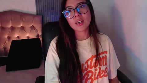 Snapshot of bonnali_lune chatting on November 1, 2025, 10:23 pm bonnali_lune online show from November 1, 2025, 10:23 pm