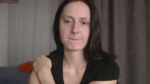 Snapshot of bonne_chance chatting on October 28, 2025, 5:37 pm bonne_chance online show from October 28, 2025, 5:37 pm