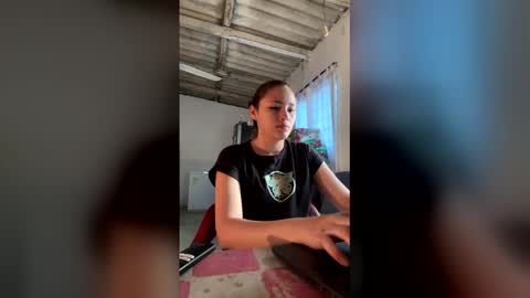 Bonnie online show from February 15, 2026, 11:52 am