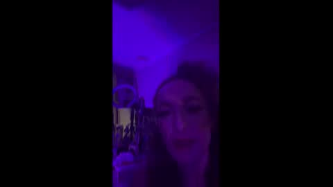 Snapshot of bonnie_and_clyde_11 chatting on November 11, 2025, 2:44 am Bonnie and Clyde online show from November 11, 2025, 2:44 am