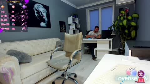 bonnie_annd_clyde online show from December 4, 2024, 1:53 pm