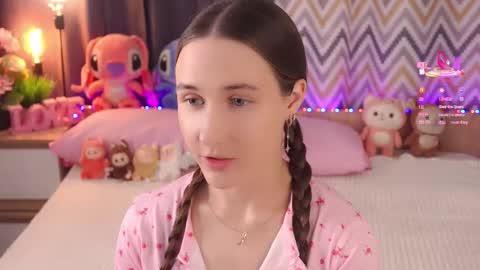 Snapshot of bonniedry chatting on September 20, 2025, 1:17 am Emma online show from September 20, 2025, 1:17 am