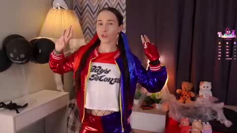 Snapshot of bonniedry chatting on November 1, 2025, 12:56 am Emma online show from November 1, 2025, 12:56 am