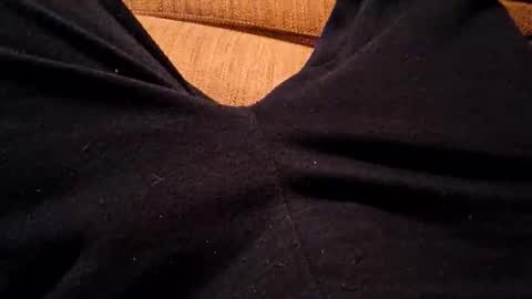 bonny8723 online show from April 12, 2026, 8:36 pm