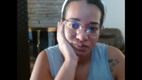 Snapshot of bonvivantb chatting on October 10, 2025, 1:32 pm Queen Bon Vivantt online show from October 10, 2025, 1:32 pm