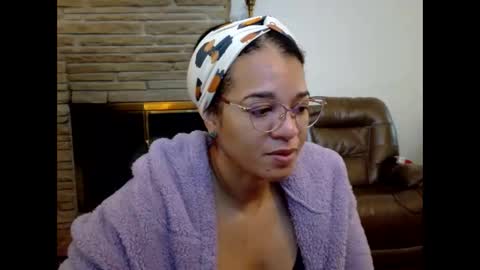 Snapshot of bonvivantb chatting on October 28, 2025, 1:36 pm Queen Bon Vivantt online show from October 28, 2025, 1:36 pm