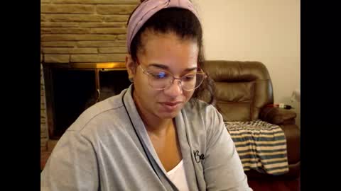 Snapshot of bonvivantb chatting on November 3, 2025, 2:18 pm Queen Bon Vivantt online show from November 3, 2025, 2:18 pm