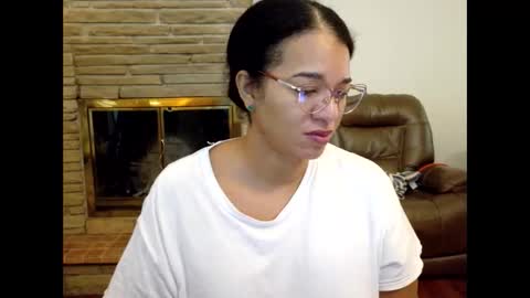 Snapshot of bonvivantb chatting on November 12, 2025, 2:28 pm Queen Bon Vivantt online show from November 12, 2025, 2:28 pm