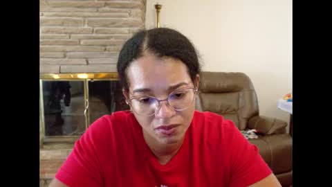 Snapshot of bonvivantb chatting on November 19, 2025, 5:57 pm Queen Bon Vivantt online show from November 19, 2025, 5:57 pm