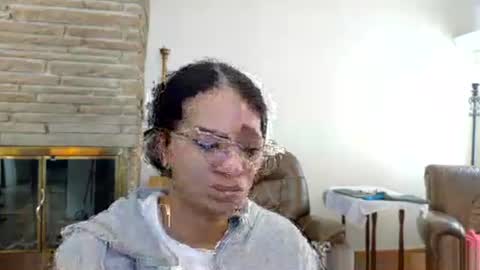Snapshot of bonvivantb chatting on December 5, 2025, 3:30 pm Queen Bon Vivantt online show from December 5, 2025, 3:30 pm
