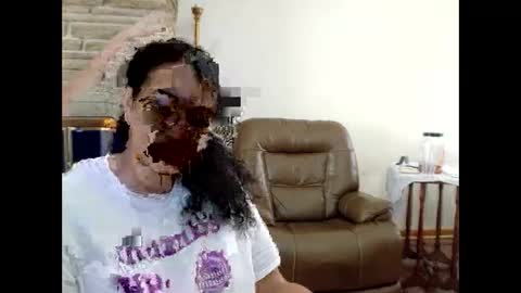 Snapshot of bonvivantb chatting on January 5, 2026, 6:00 pm Queen Bon Vivantt online show from January 5, 2026, 6:00 pm