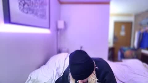 Snapshot of boobookittyfuxx chatting on October 30, 2025, 1:29 am boobookittyfuxx online show from October 30, 2025, 1:29 am