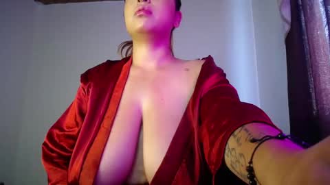 Snapshot of boobs_magic chatting on September 29, 2025, 8:24 pm KIM     online show from September 29, 2025, 8:24 pm