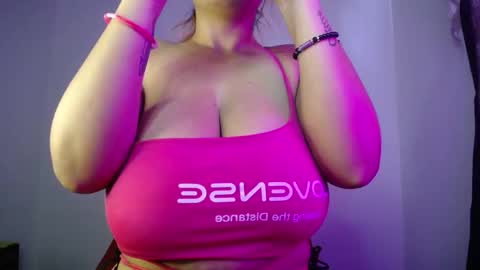 Snapshot of boobs_magic chatting on October 8, 2025, 7:11 pm KIM     online show from October 8, 2025, 7:11 pm